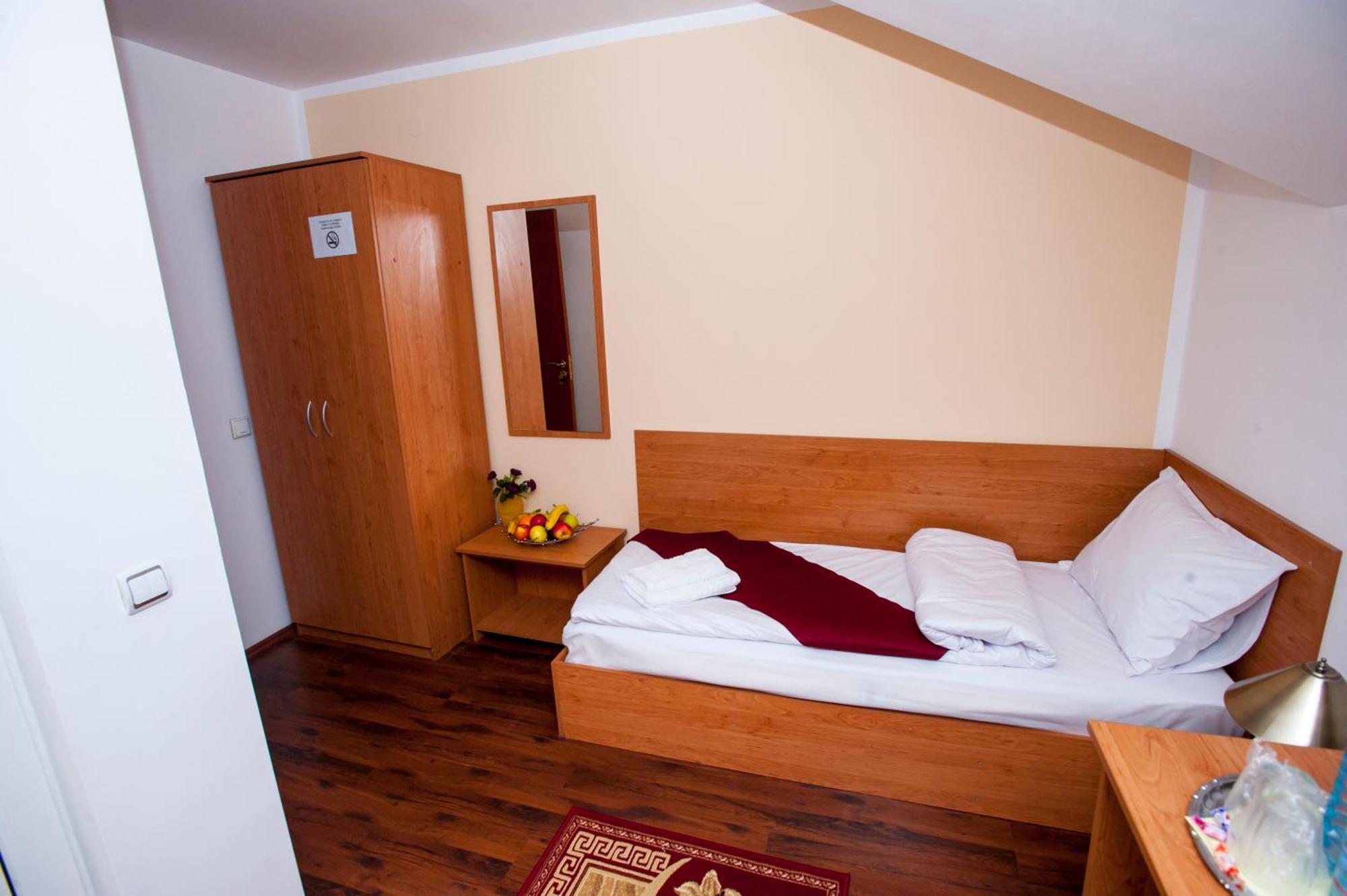 Hotel La Casa Nord Bukarest Zimmer foto