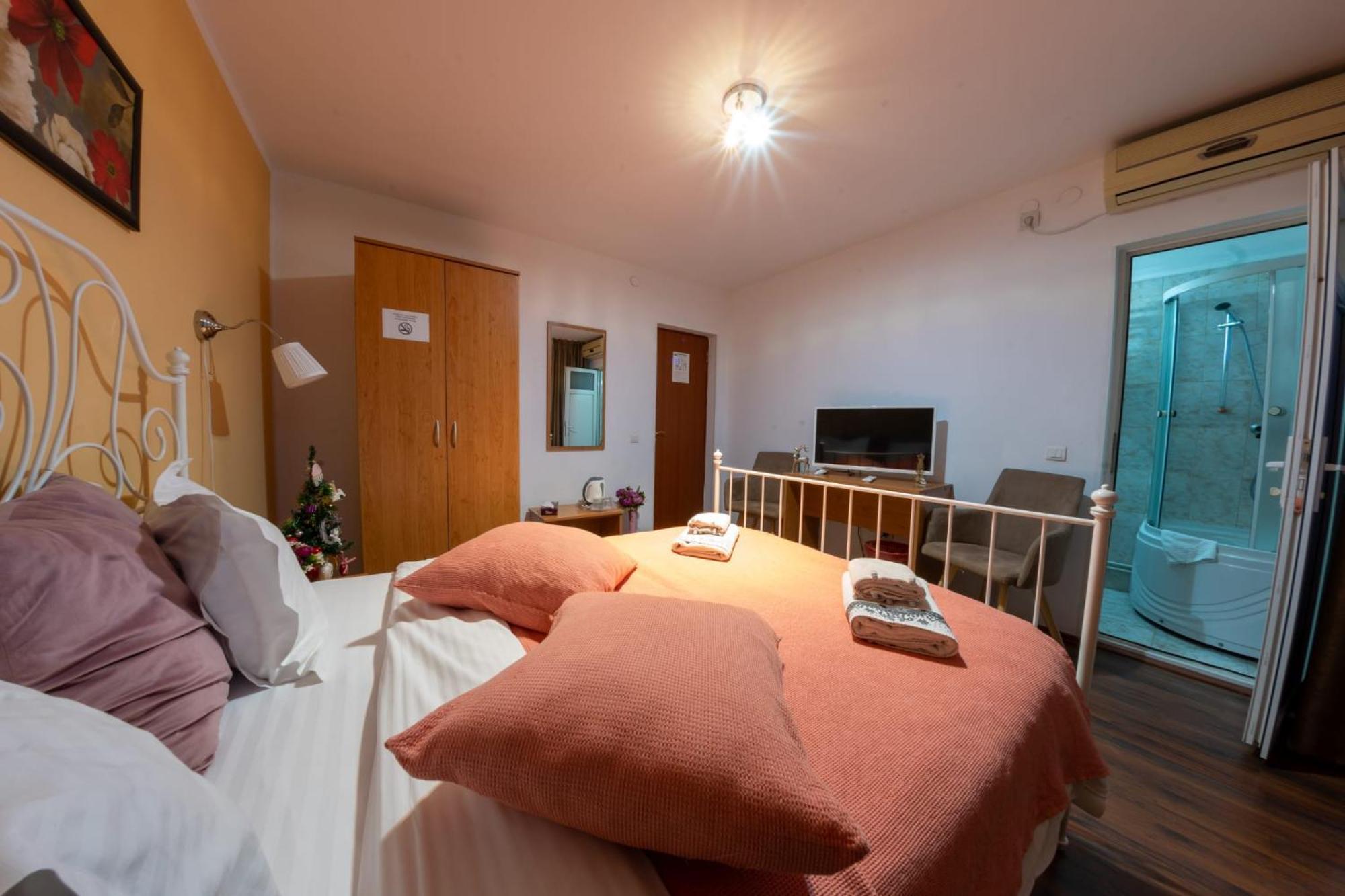 Hotel La Casa Nord Bukarest Zimmer foto